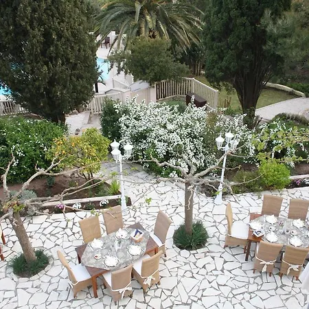 Hotell La Cheneraie Saint-Raphaël
